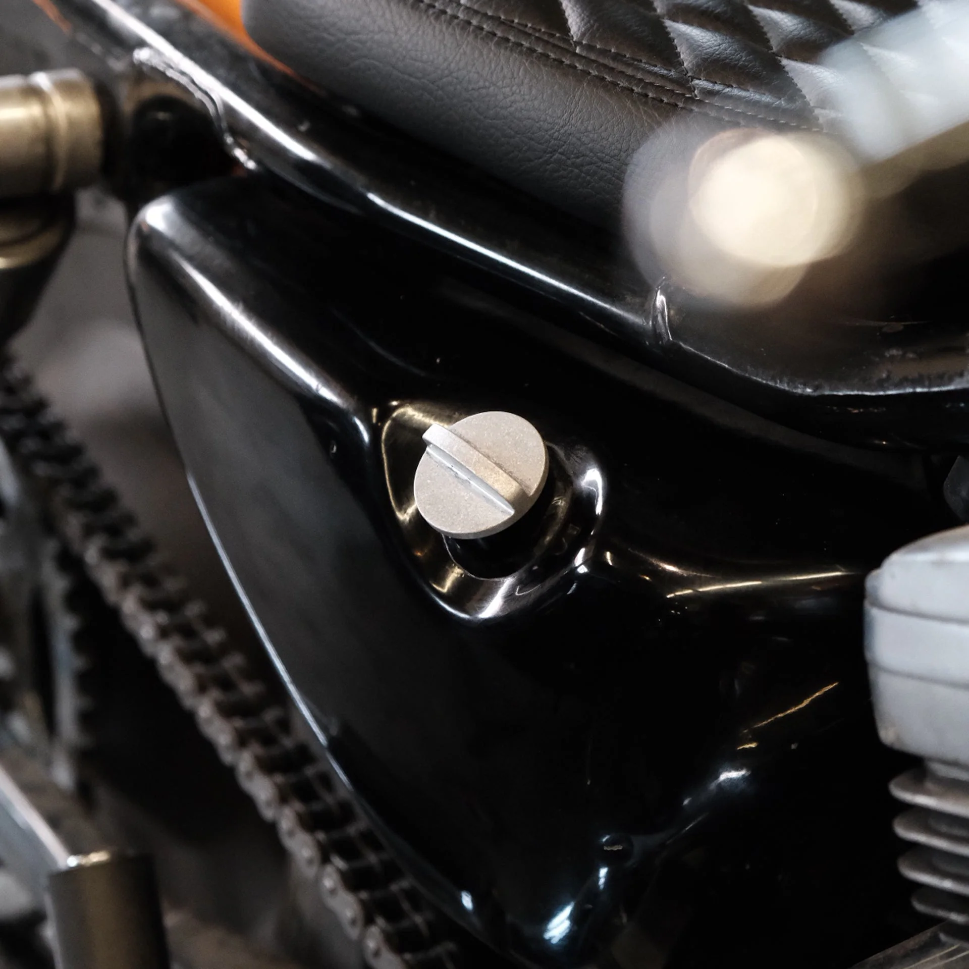 Blade Style Push-in Oil Plug - Image 10