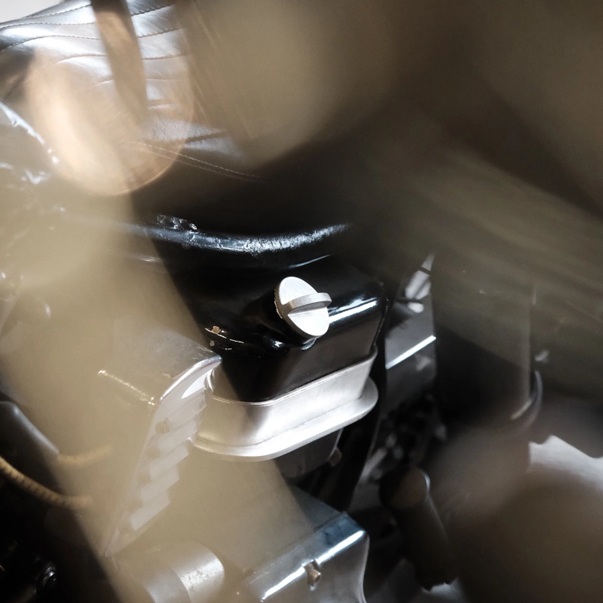 Blade Style Push-in Oil Plug - Image 7