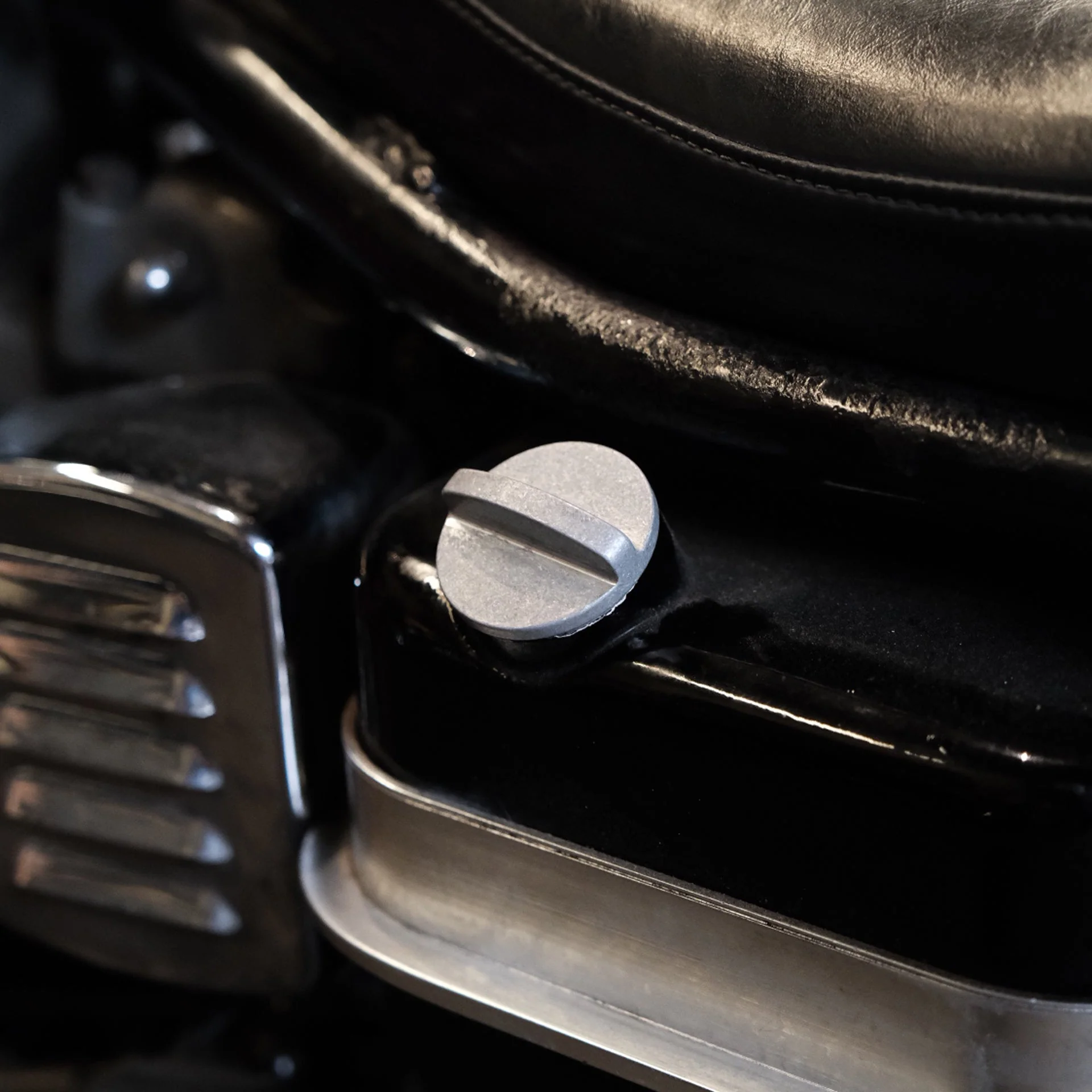 Blade Style Push-in Oil Plug - Image 8