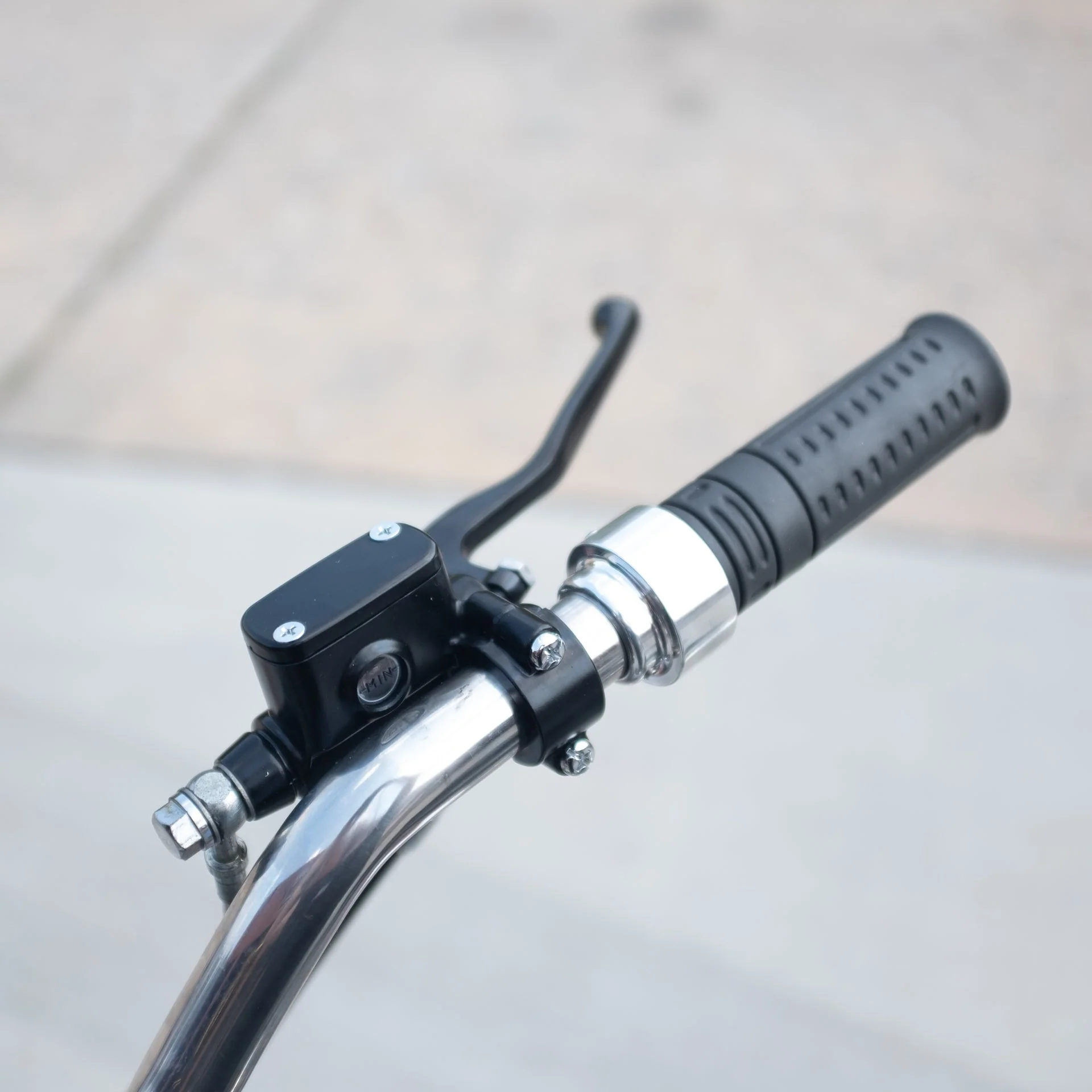 Handlebar Controls - Image 6