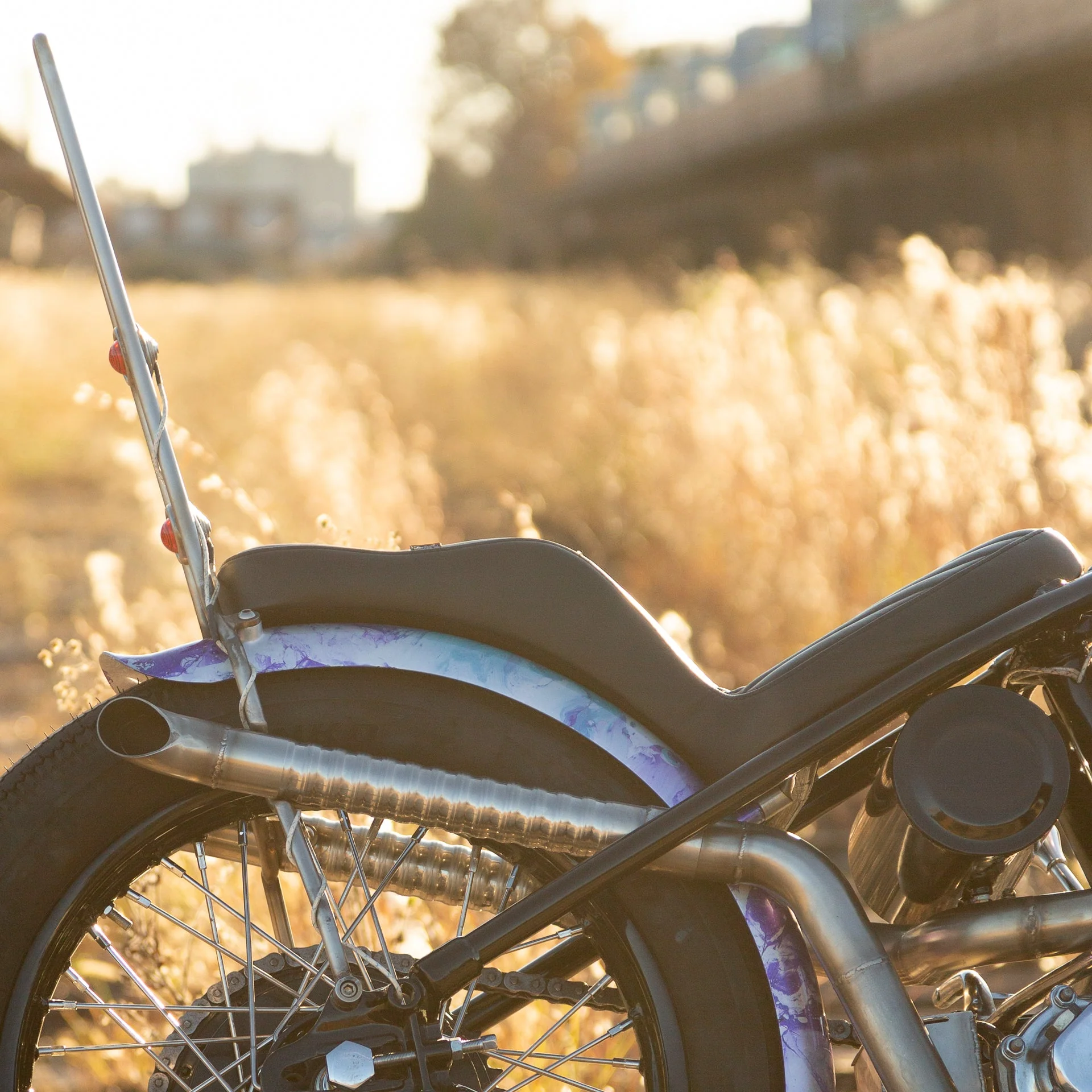 Rigid Frame King Cobra Seat - Vertical Tuck N Roll - Image 3