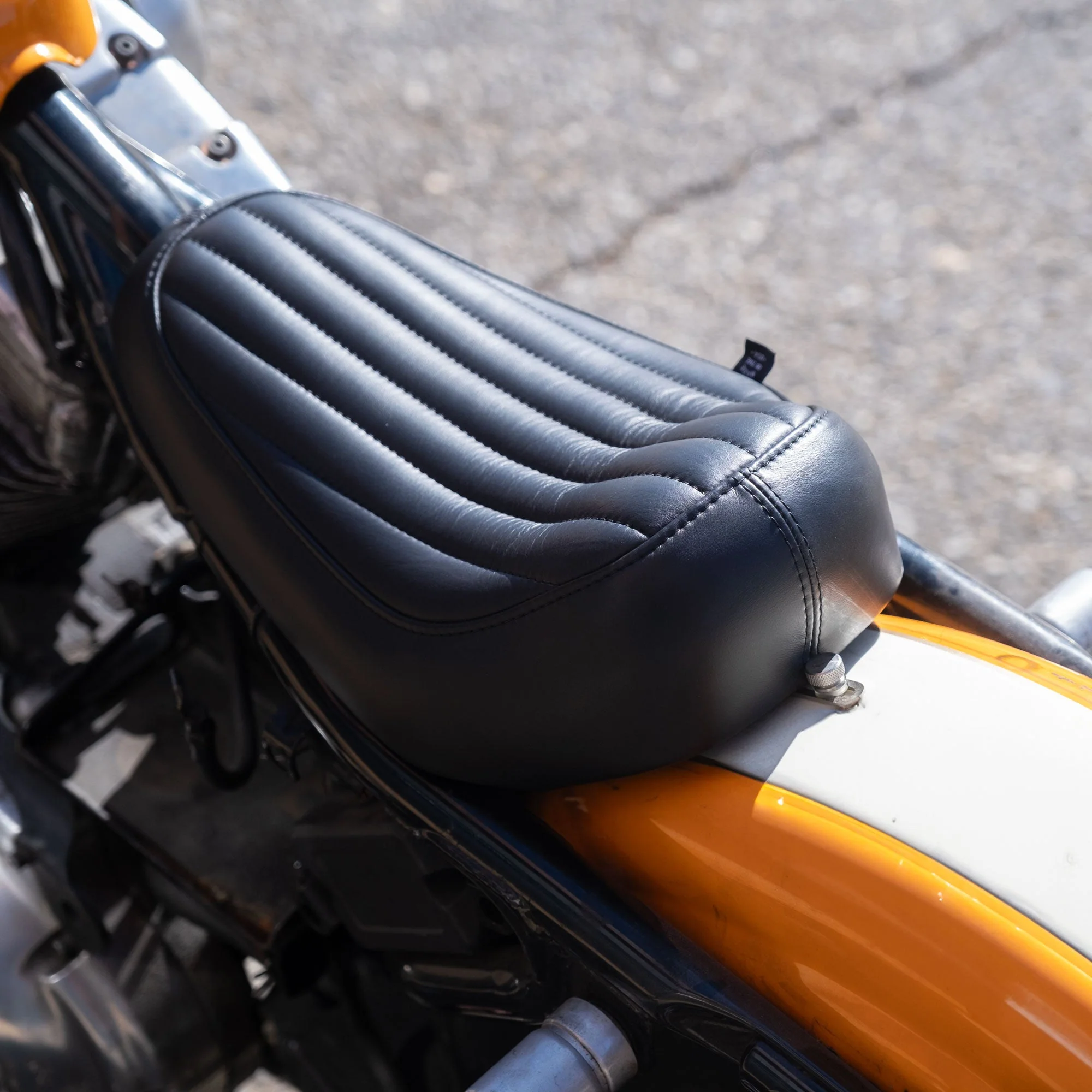 Solo Seat - Black Vertical Tuck And Roll: 82-03 Sportster - Image 2