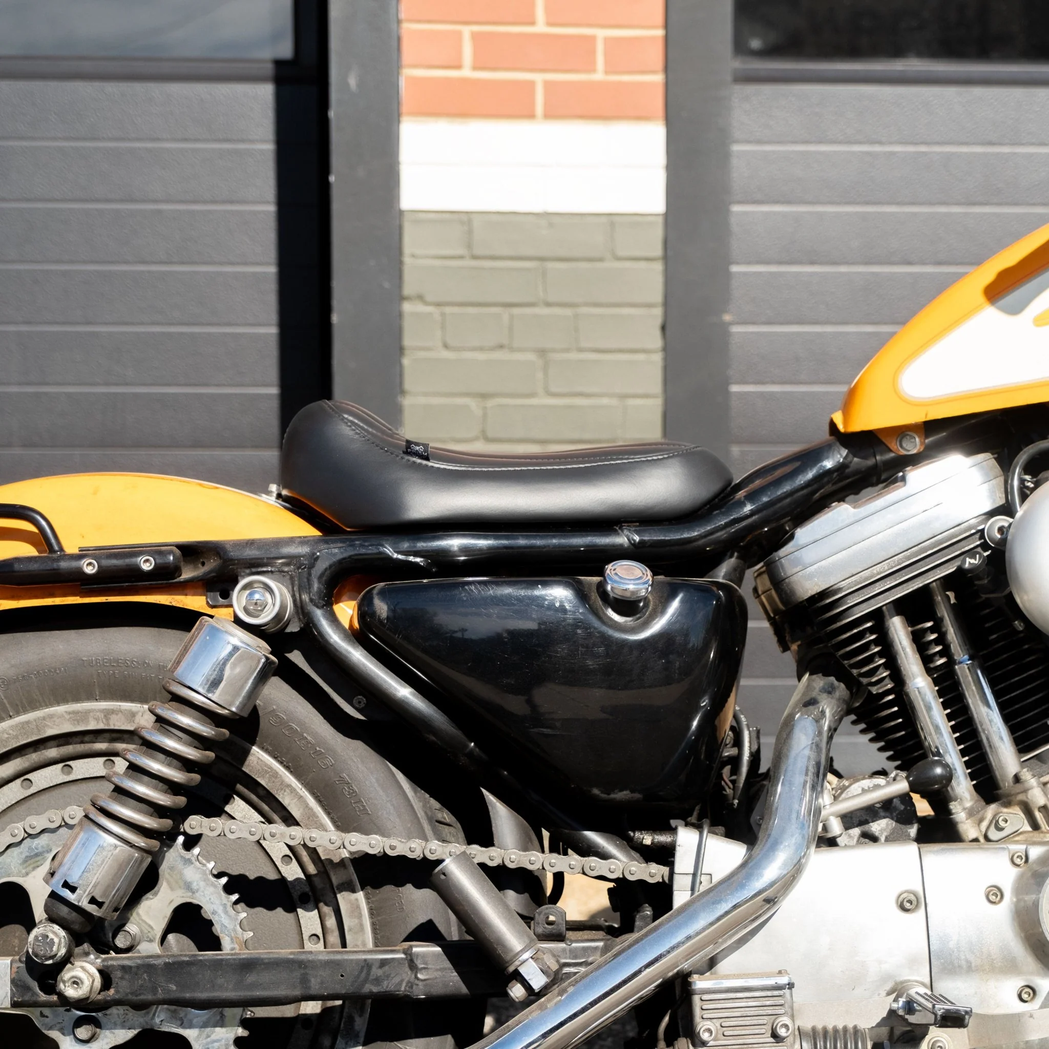 Solo Seat - Black Vertical Tuck And Roll: 82-03 Sportster - Image 8